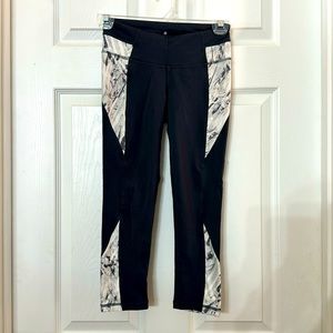 Women’s Athleta cropped workout leggings xxs